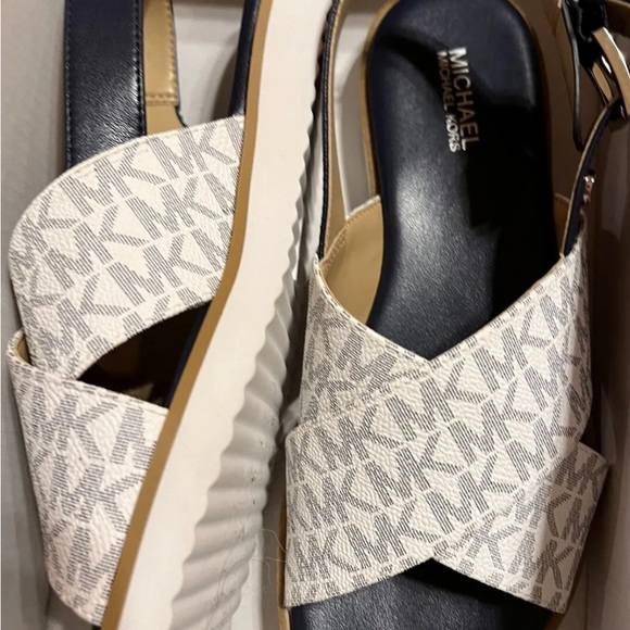 Michael kors Janine sandals mini logo MK color White and navy. autentic MK - Picture 2 of 5